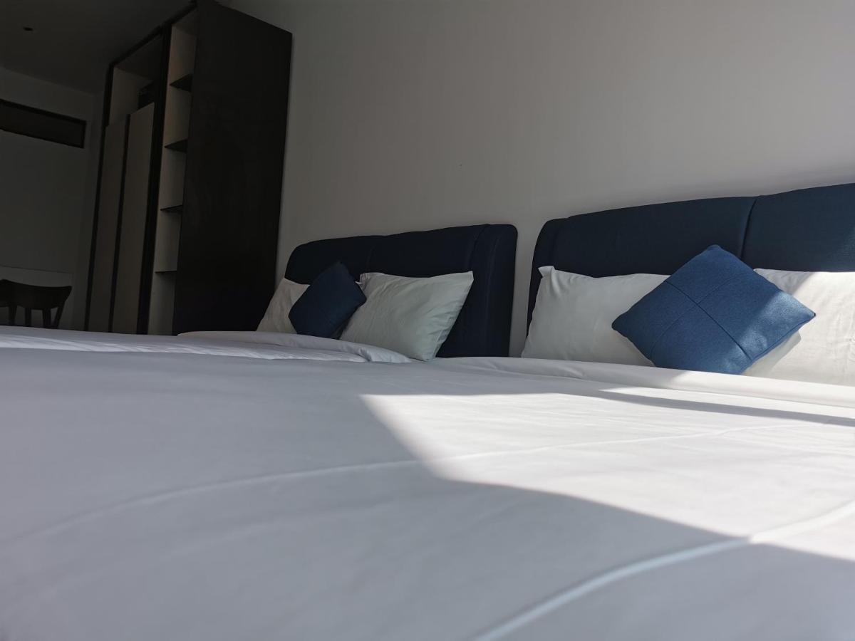 Scarletz Suites Klcc By De Harlequins Guesthouse Kuala Lumpur Extérieur photo