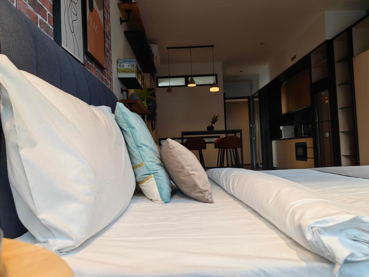 Scarletz Suites Klcc By De Harlequins Guesthouse Kuala Lumpur Extérieur photo