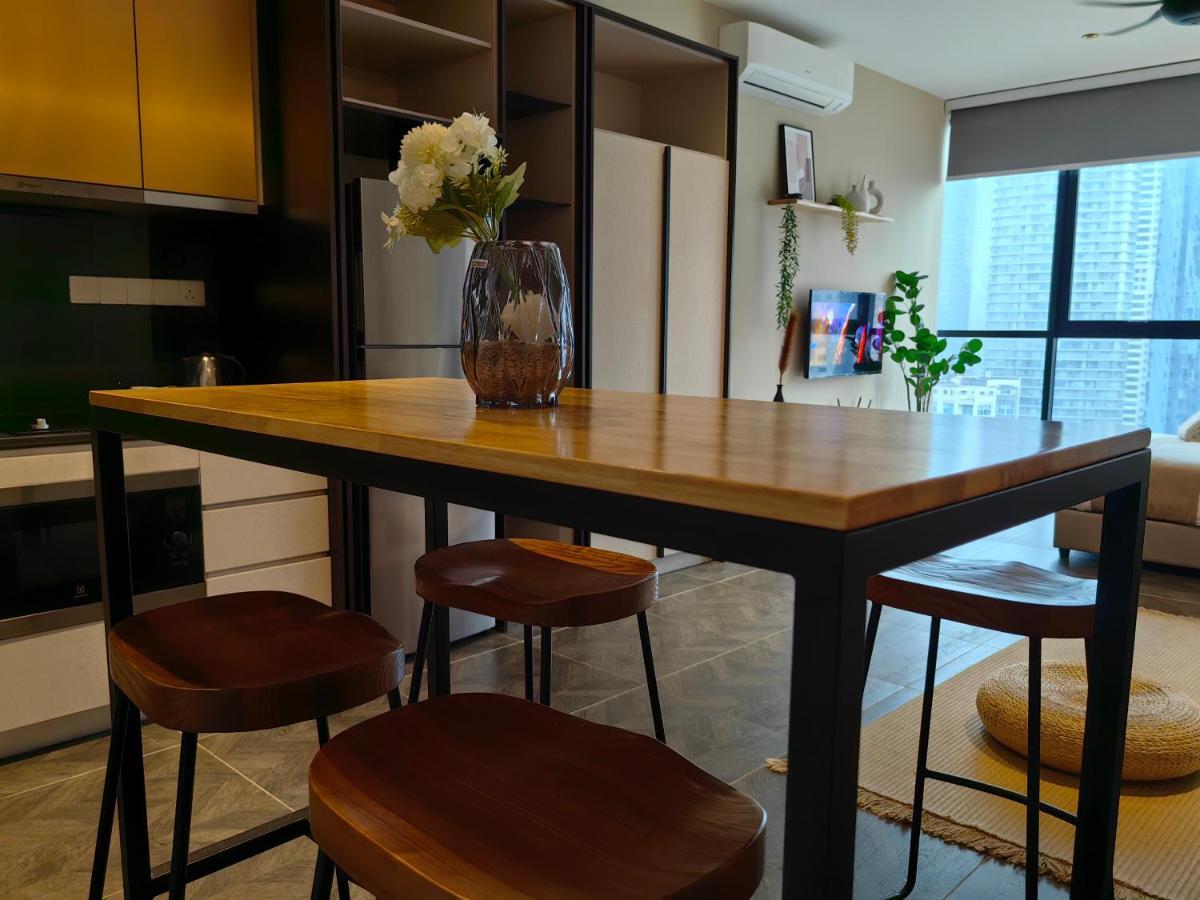 Scarletz Suites Klcc By De Harlequins Guesthouse Kuala Lumpur Extérieur photo
