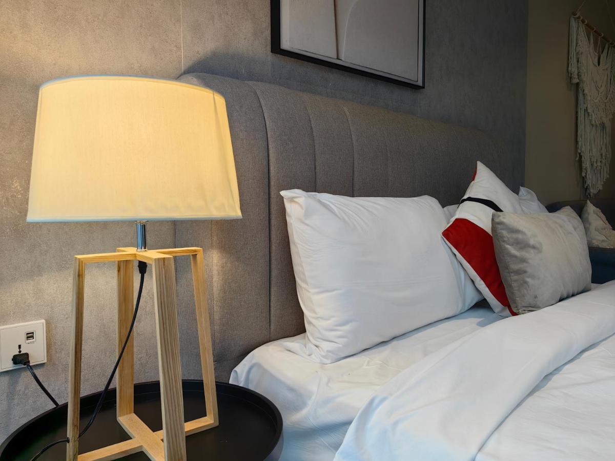 Scarletz Suites Klcc By De Harlequins Guesthouse Kuala Lumpur Extérieur photo